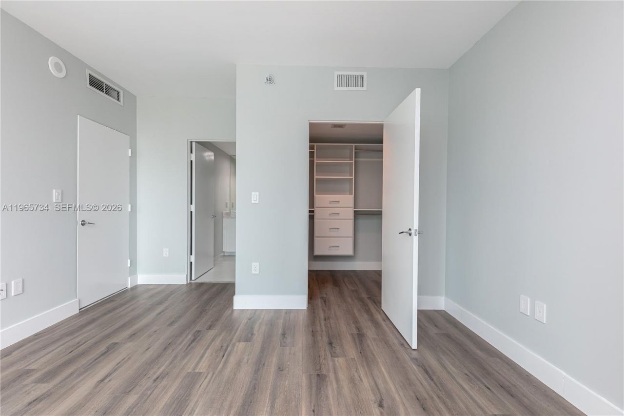 500 Brickell Ave, Unit 1801, Miami, FL 33131 Photo