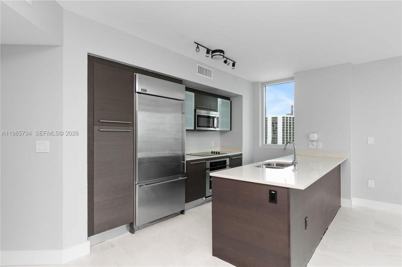 500 Brickell Ave, Unit 1801, Miami, FL 33131 Photo