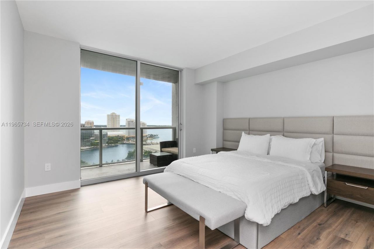 500 Brickell Ave, Unit 1801, Miami, FL 33131 Photo