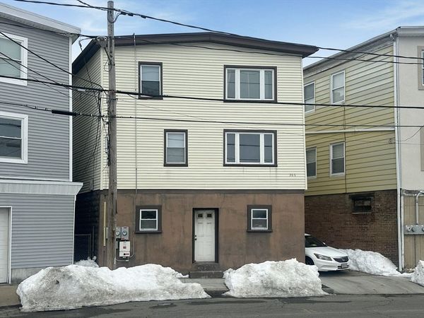 366 Alden St, Fall River, MA 02723