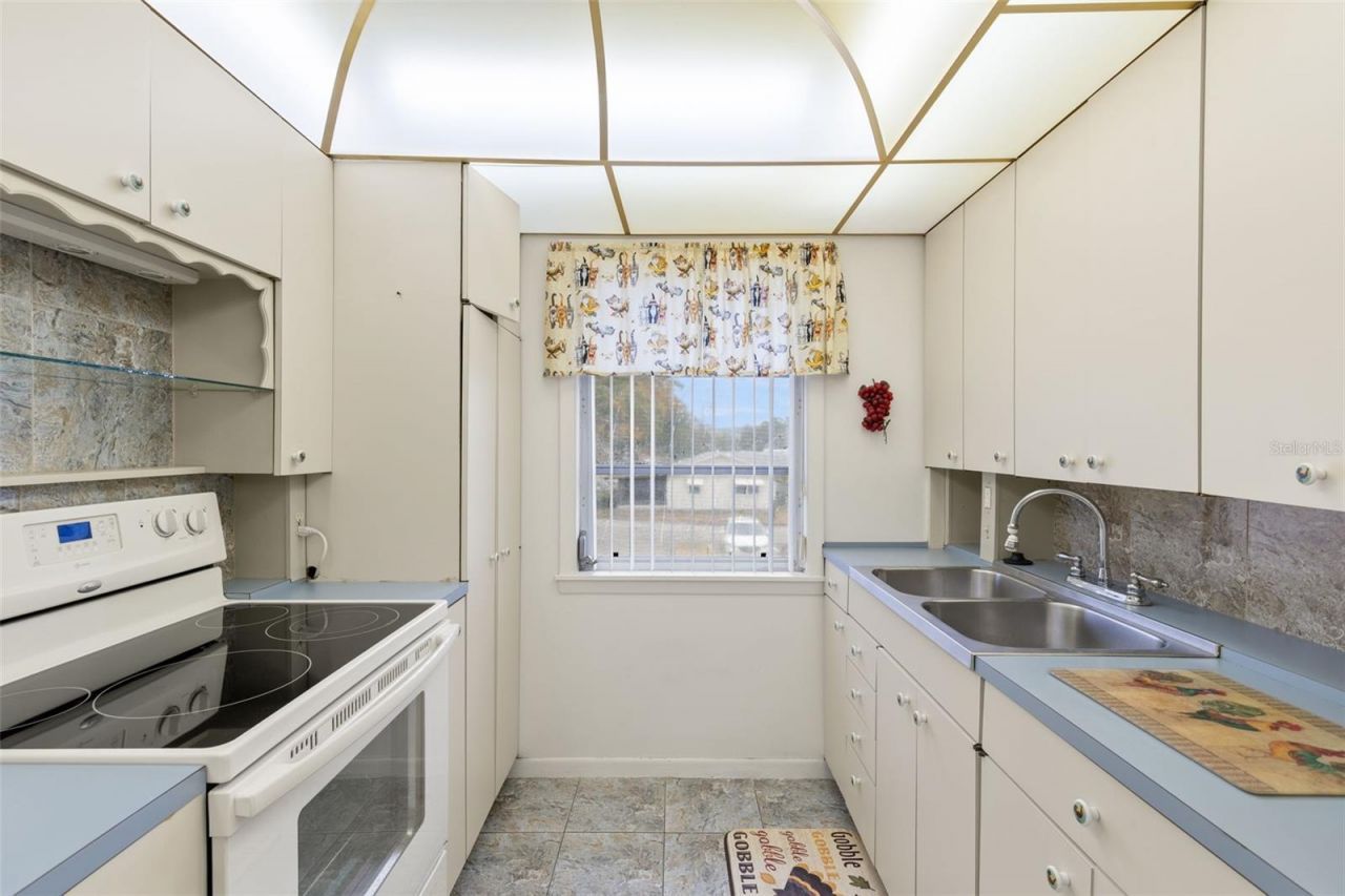 3275 37th Way S, Unit D, Saint Petersburg, FL 33711 Photo