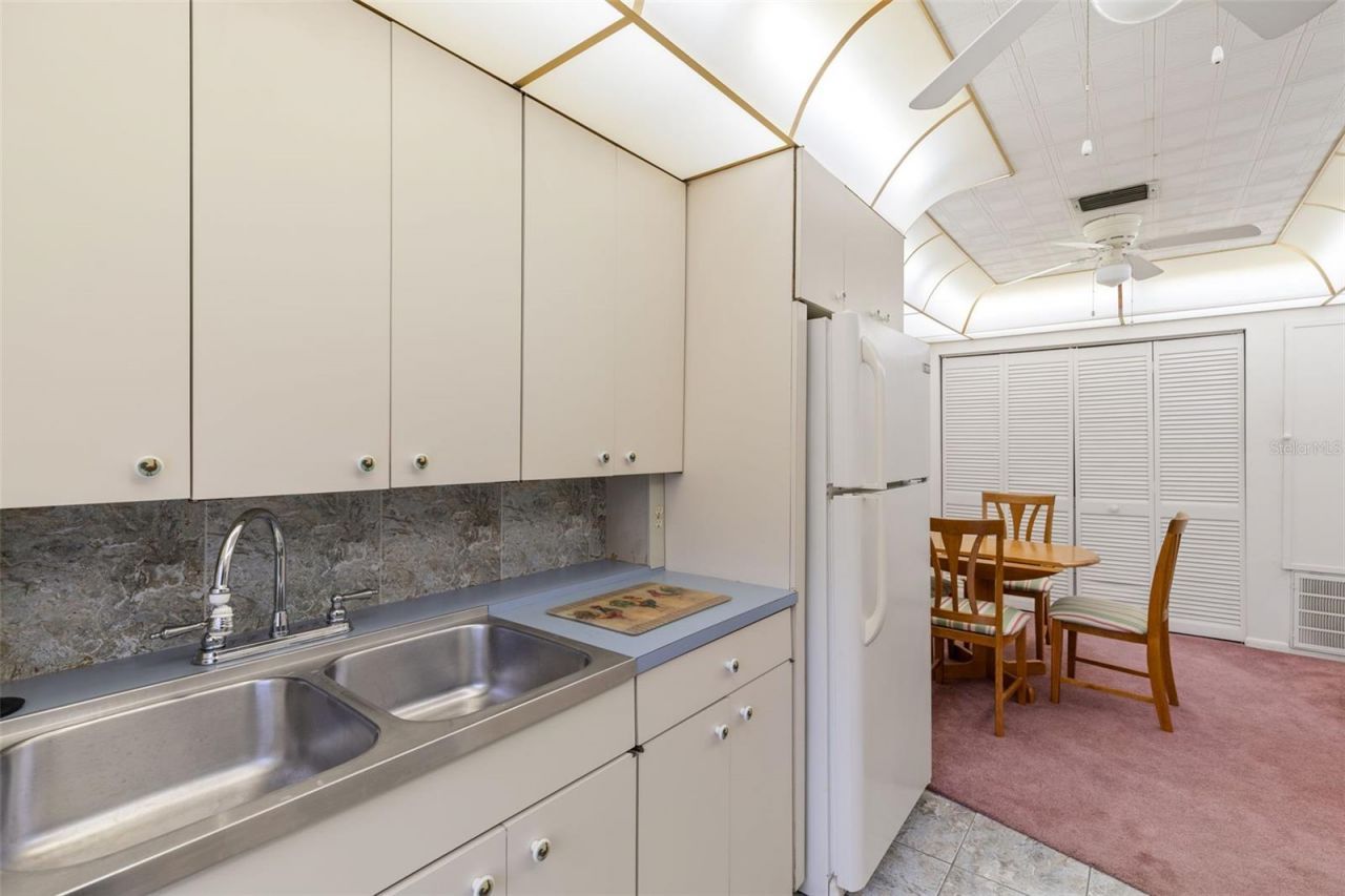 3275 37th Way S, Unit D, Saint Petersburg, FL 33711 Photo