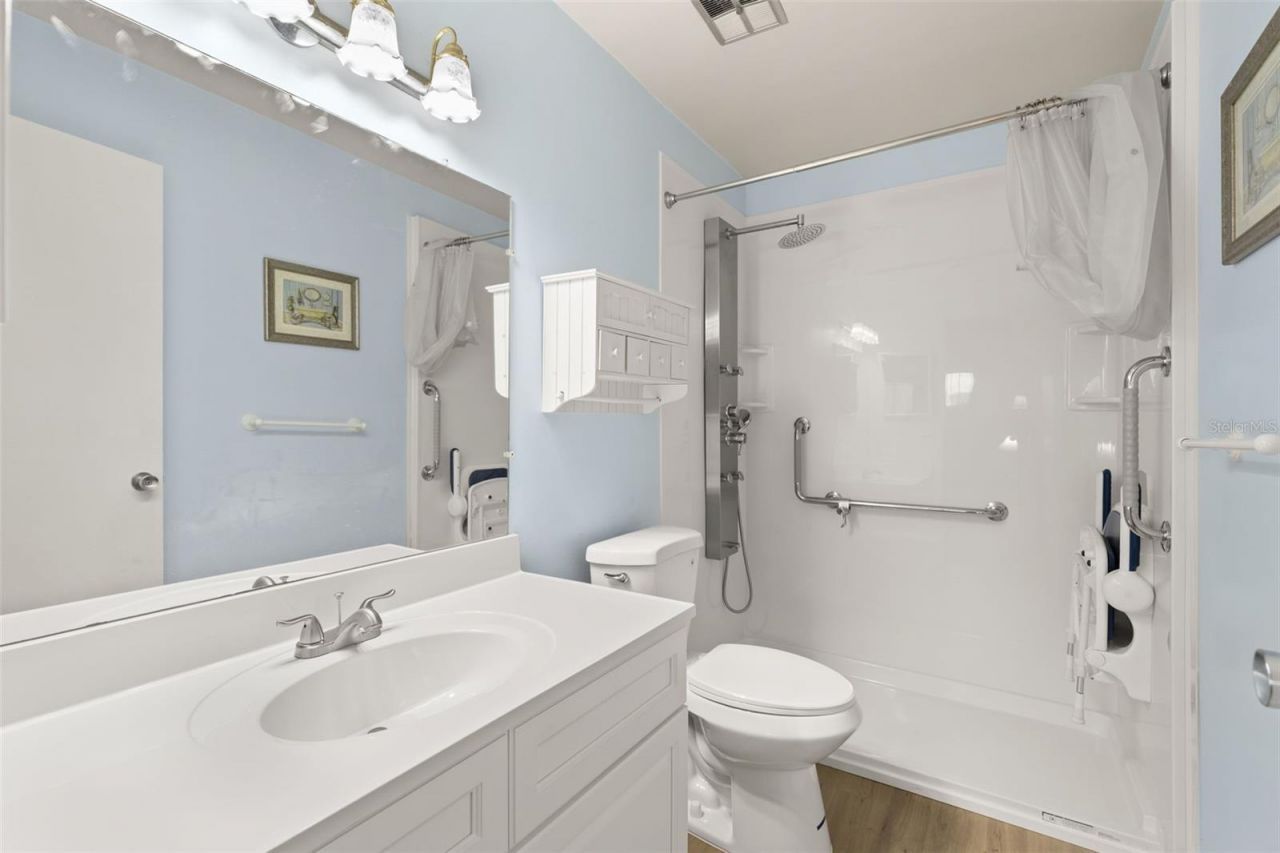 3275 37th Way S, Unit D, Saint Petersburg, FL 33711 Photo