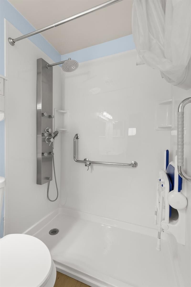 3275 37th Way S, Unit D, Saint Petersburg, FL 33711 Photo