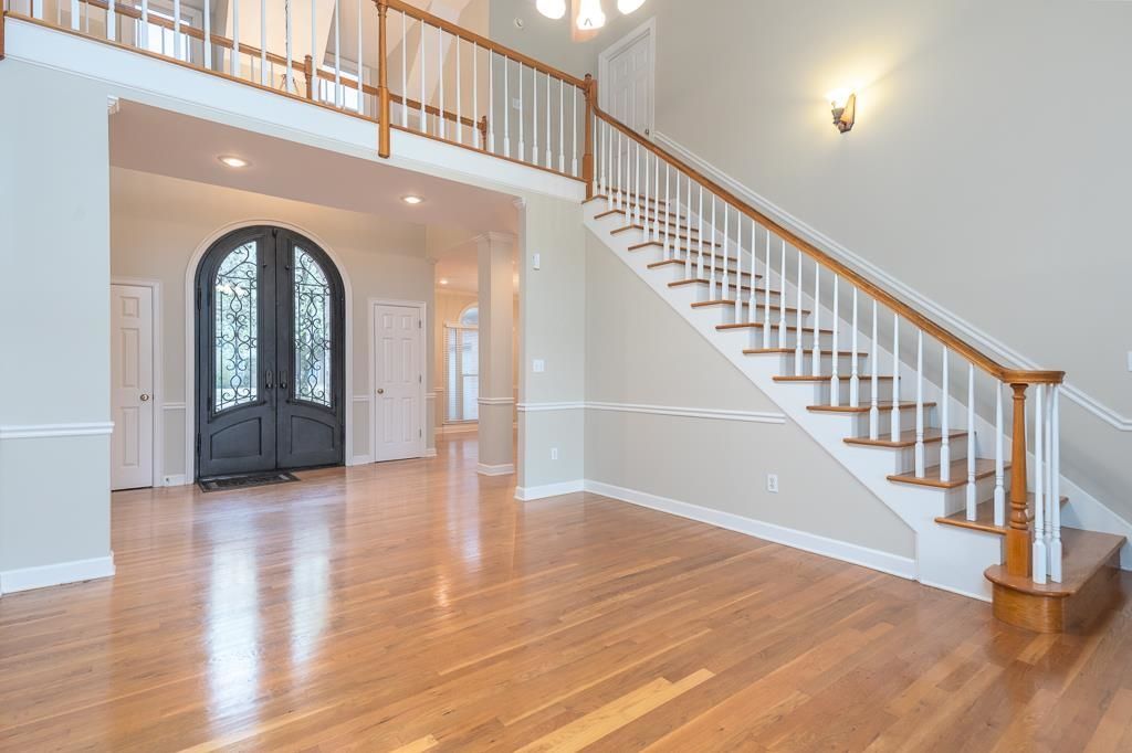 8746 River Hollow Dr, Memphis, TN 38016 Main Photo