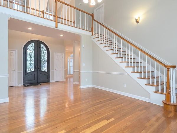 8746 RIVER HOLLOW DR, Memphis, TN 38016