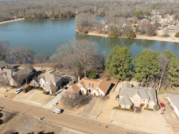 8746 RIVER HOLLOW DR, Memphis, TN 38016