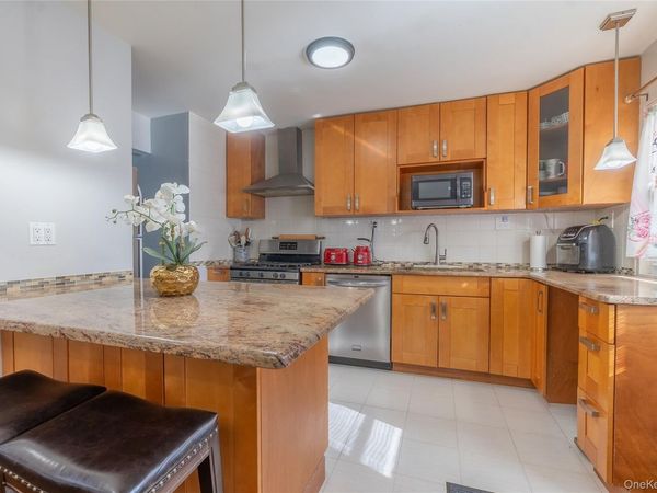 25708 147th Avenue, Rosedale, NY 11422