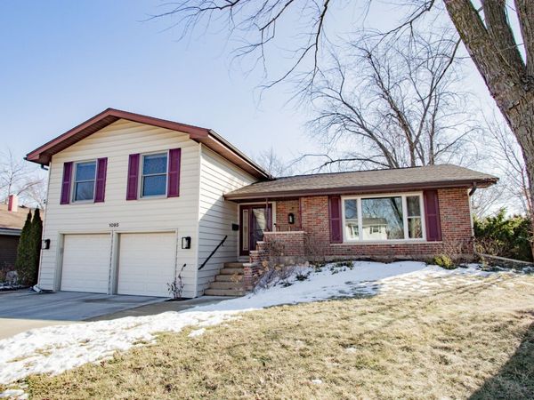 1095 Lancaster Court, Hoffman Estates, IL 60169