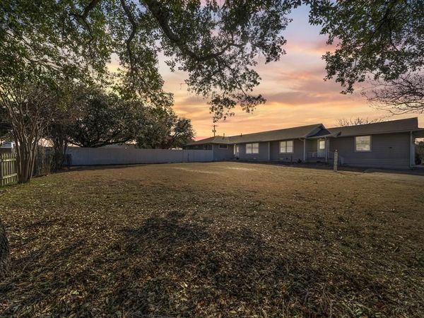 1306 Carr Street, Hillsboro, TX 76645