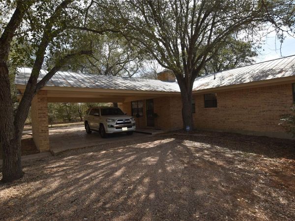 687 Fm 812 RD, Red Rock, TX 78662