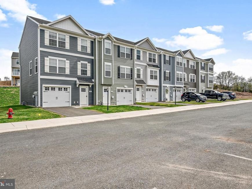 426 Cadbury Drive, Red Lion, PA 17356 Main Photo