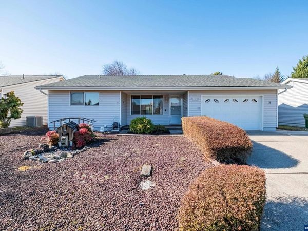 309 S Columbia Dr, Woodburn, OR 97071