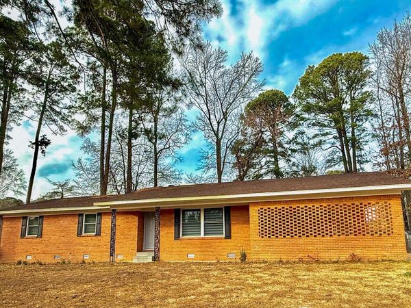 2818 Sylvia Street, Arkadelphia, AR 71923