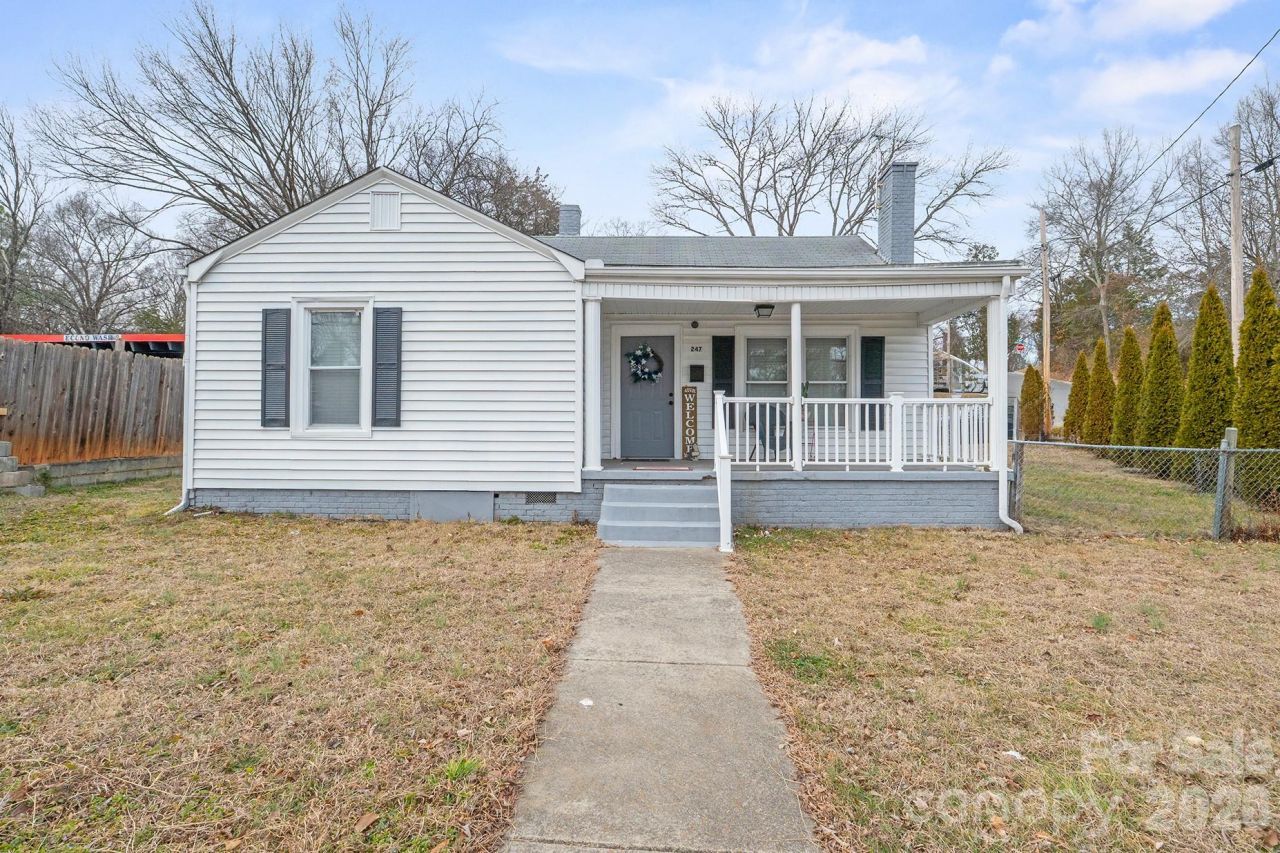 247 Cabarrus Avenue E, Concord, NC 28025 Main Photo