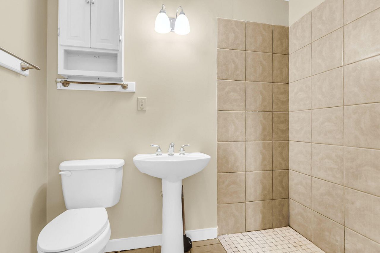 1507 Evergreen Street Photo 10