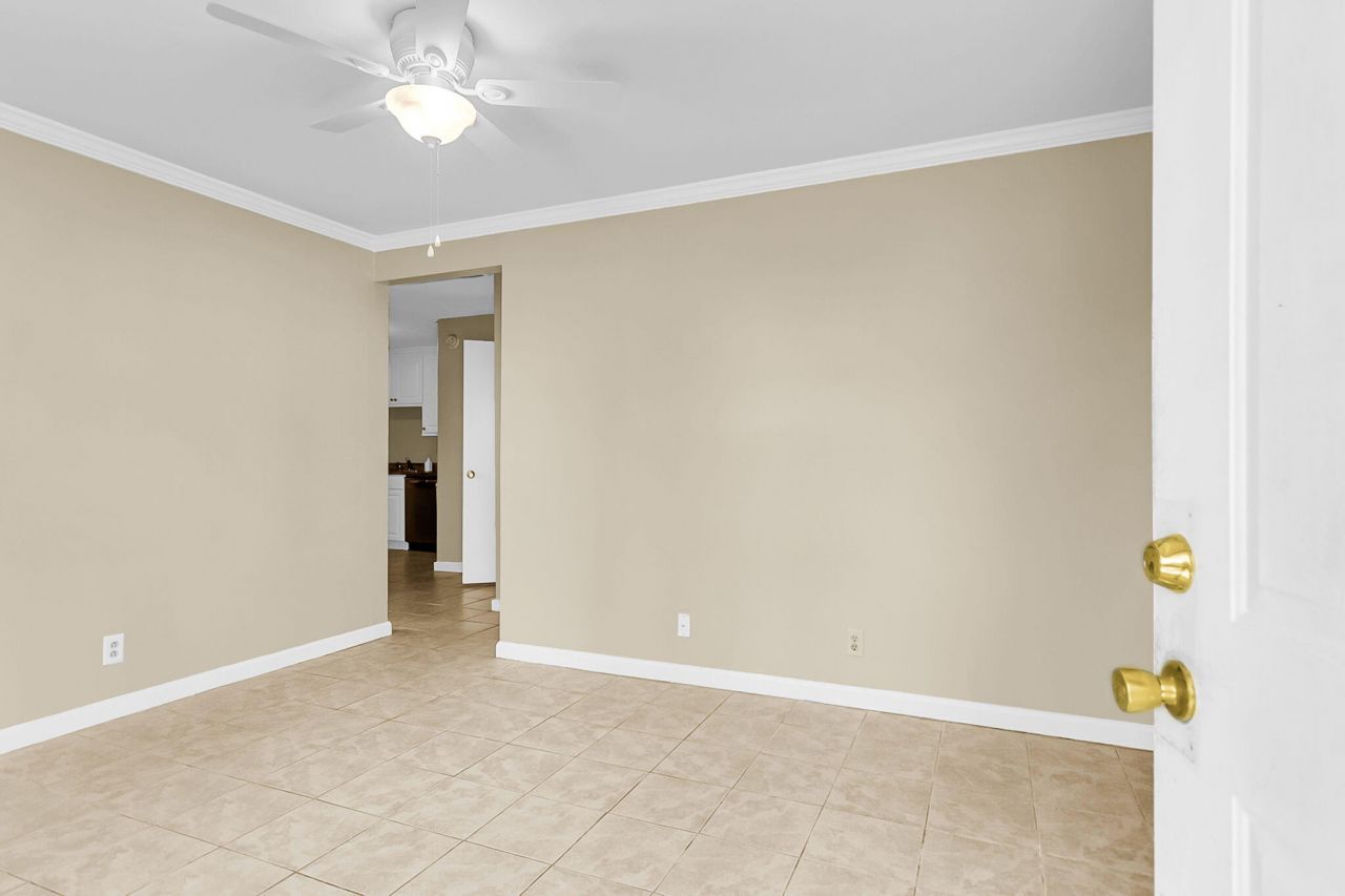 1507 Evergreen Street Photo 23