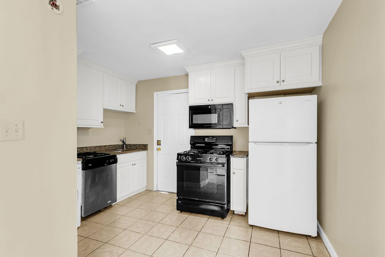 1507 Evergreen Street Photo 31