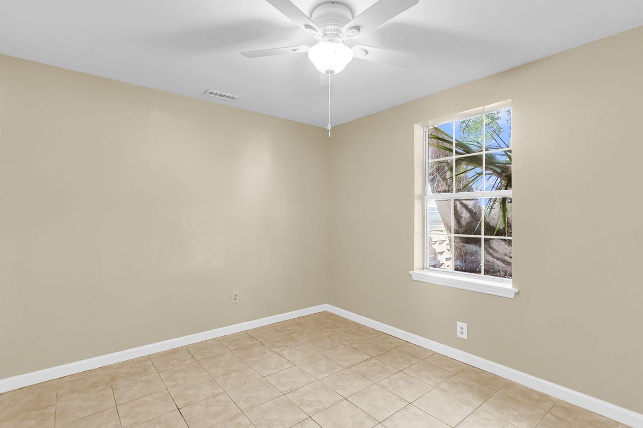 1507 Evergreen Street Photo 9