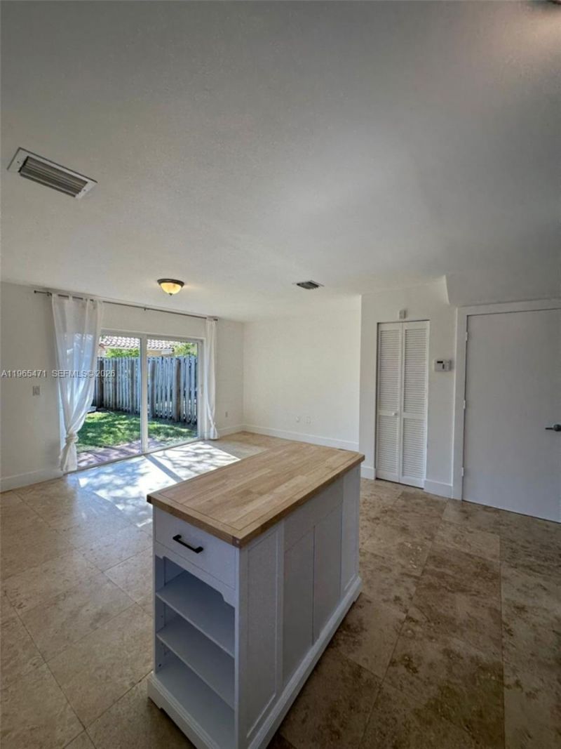 2772 SW 31st Ct , Unit 2772, Miami, FL 33133 Photo