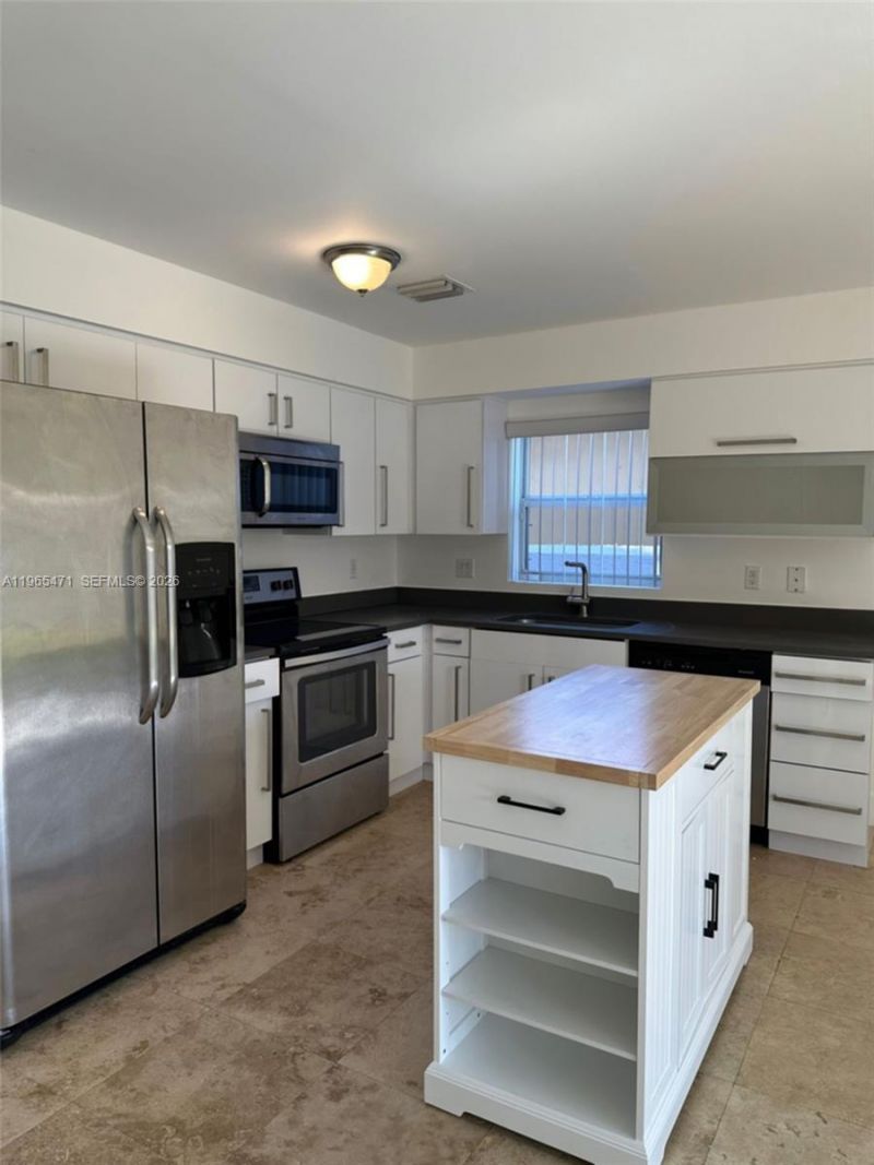 2772 SW 31st Ct , Unit 2772, Miami, FL 33133 Photo