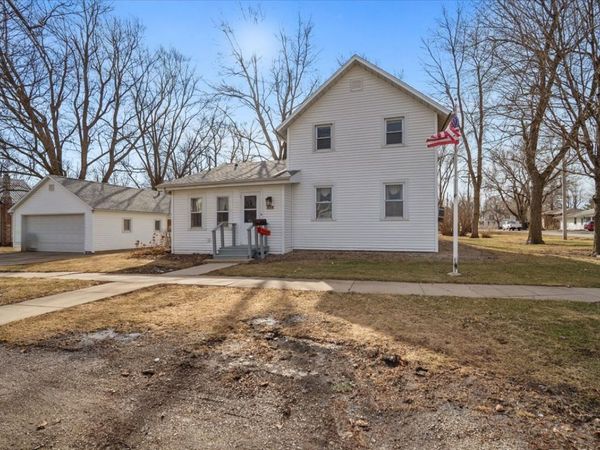 429 W Owsley Street, Chenoa, IL 61726