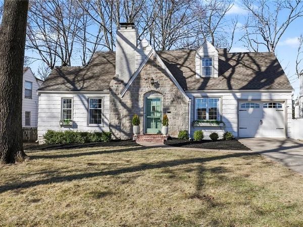 5306 FAIRWAY Road, Fairway, KS 66205