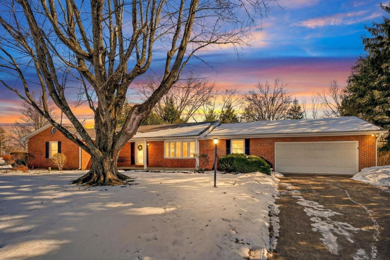 710 Hawthorne Drive, Circleville, OH 43113 Main Photo