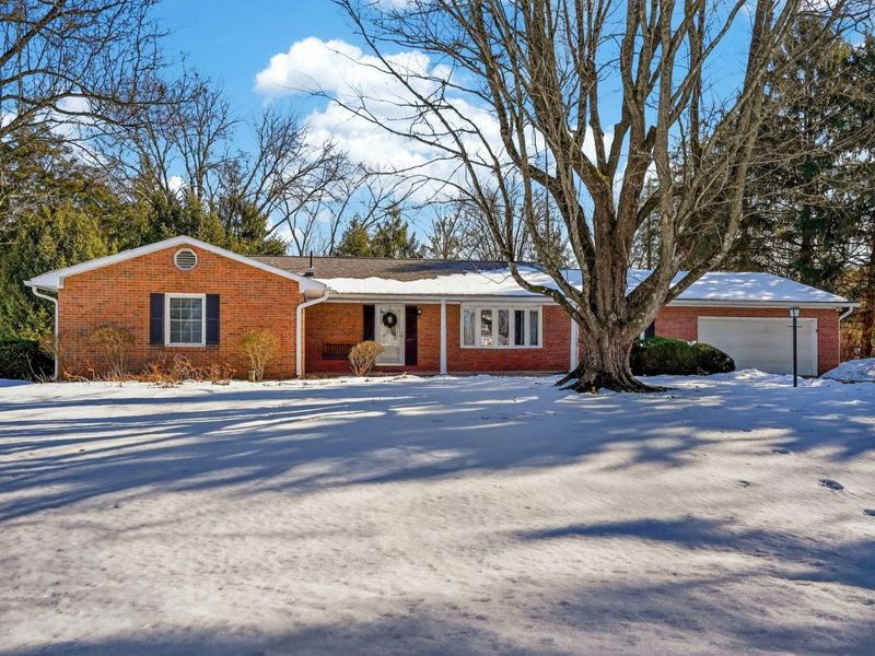 710 Hawthorne Drive, Circleville, OH 43113 Photo 2