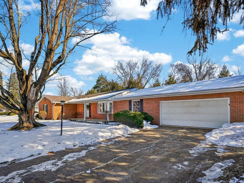 710 Hawthorne Drive, Circleville, OH 43113 Photo 3