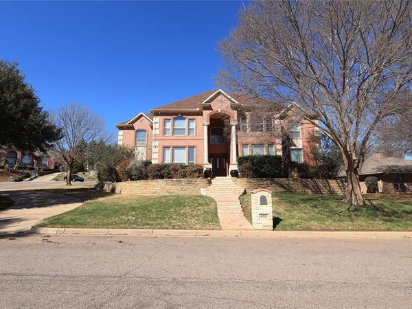 8925 Hunters Glen Trail, Fort Worth, TX 76120