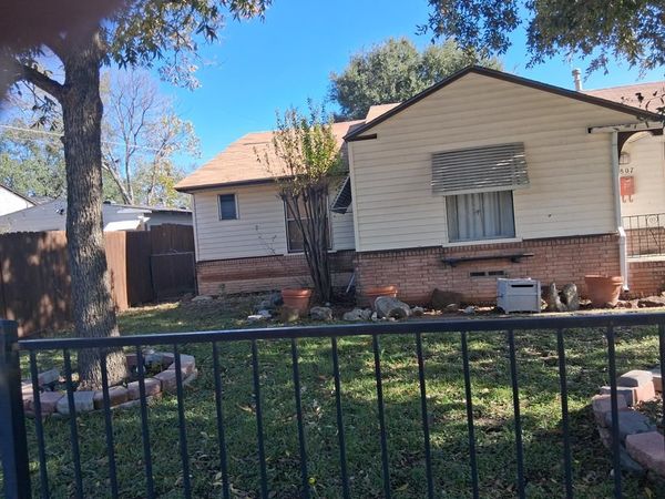 4807 Penrose Avenue, Fort Worth, TX 76116