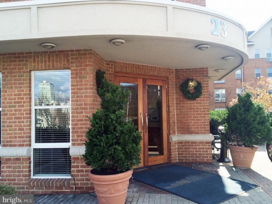 23 Pierside Dr., Unit 130, Baltimore, MD 21230 Main Photo