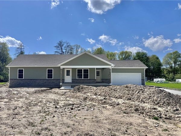 406 S Raccoon Road, Austintown, OH 44515