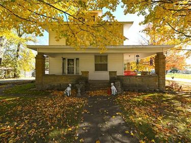 909 S Main Street, El Dorado Springs, MO 64744