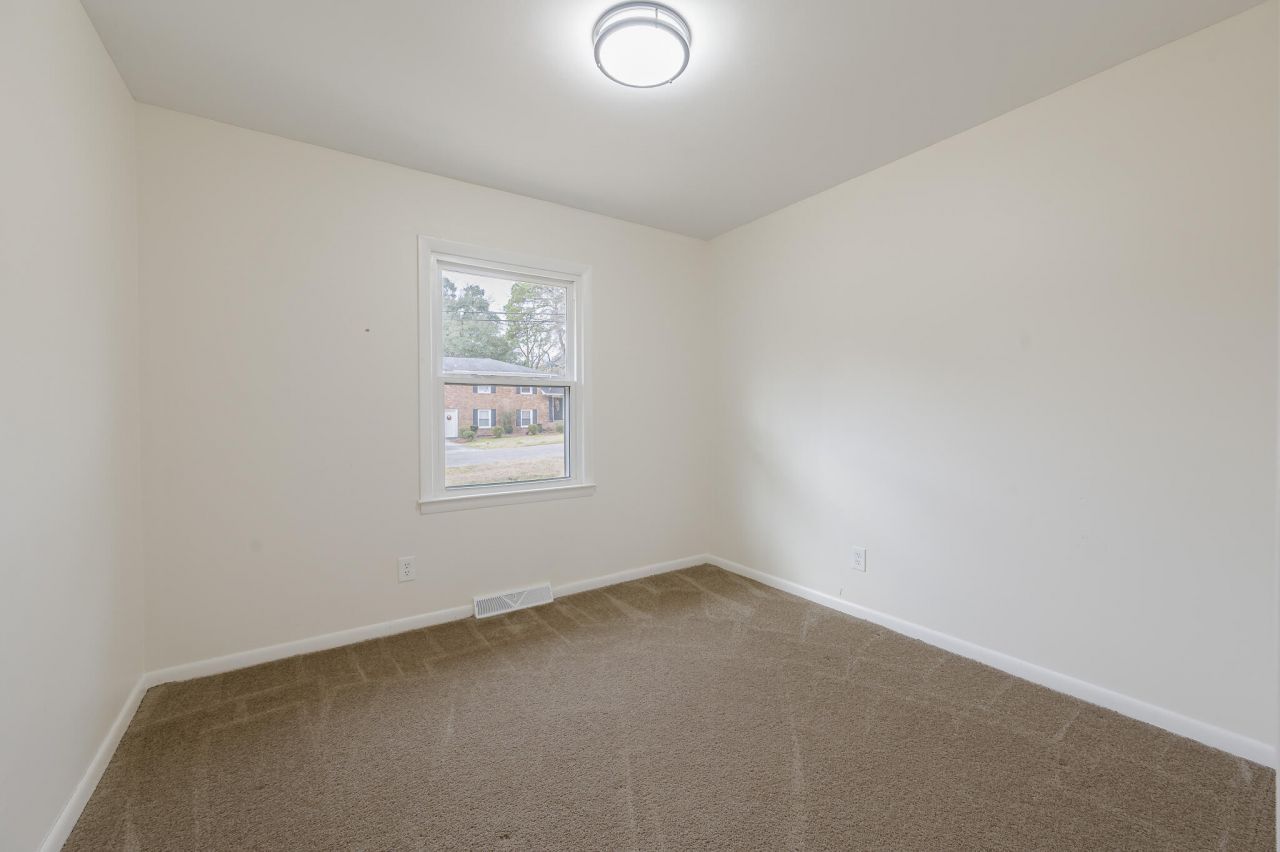 113 Lamie Drive Photo 9