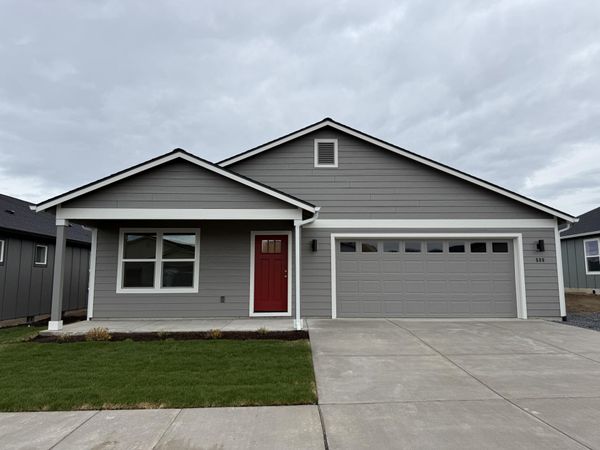 588 NE Mitchell Street, Unit 170, Madras, OR 97741