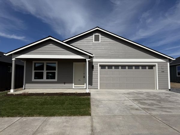 588 NE Mitchell Street, Unit 170, Madras, OR 97741