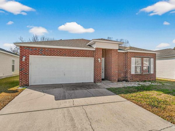 627 Saleta St, Pensacola, FL 32534