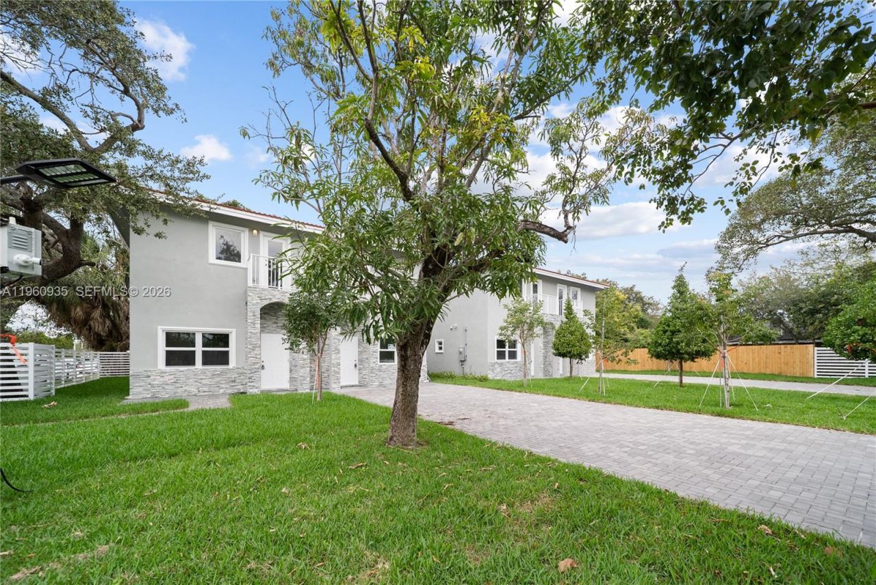 529 NW 56th St , Miami, FL 33127 Photo