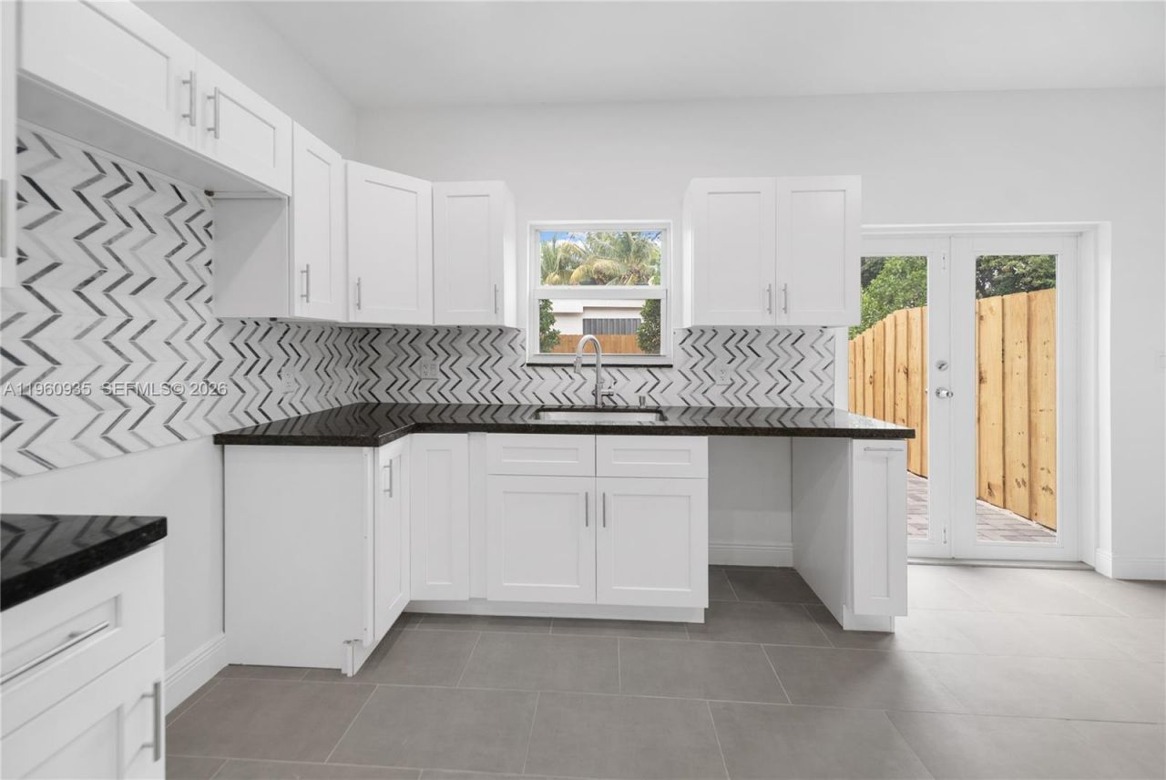 529 NW 56th St , Miami, FL 33127 Photo