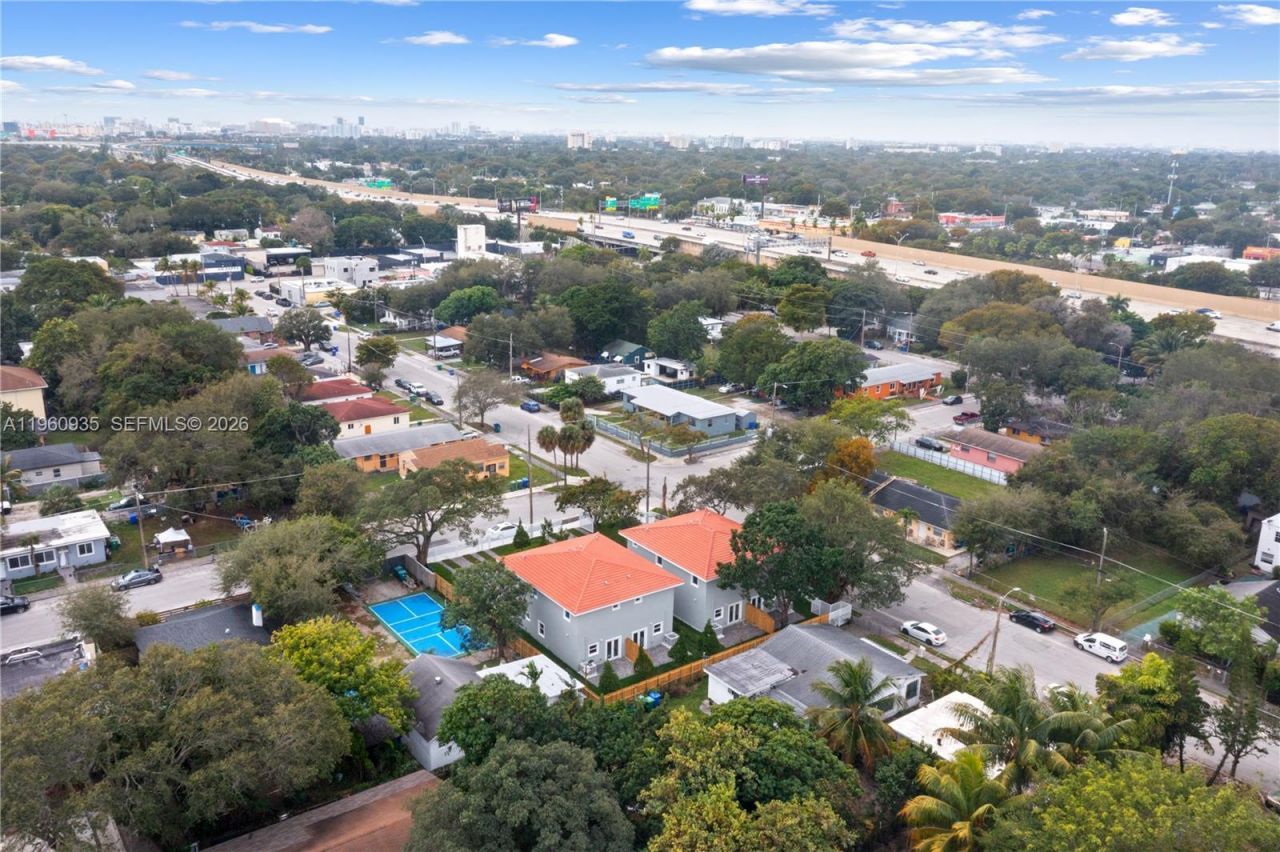 529 NW 56th St , Miami, FL 33127 Photo