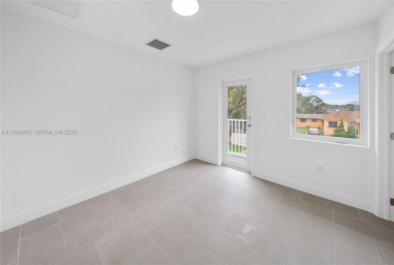 529 NW 56th St , Miami, FL 33127 Photo