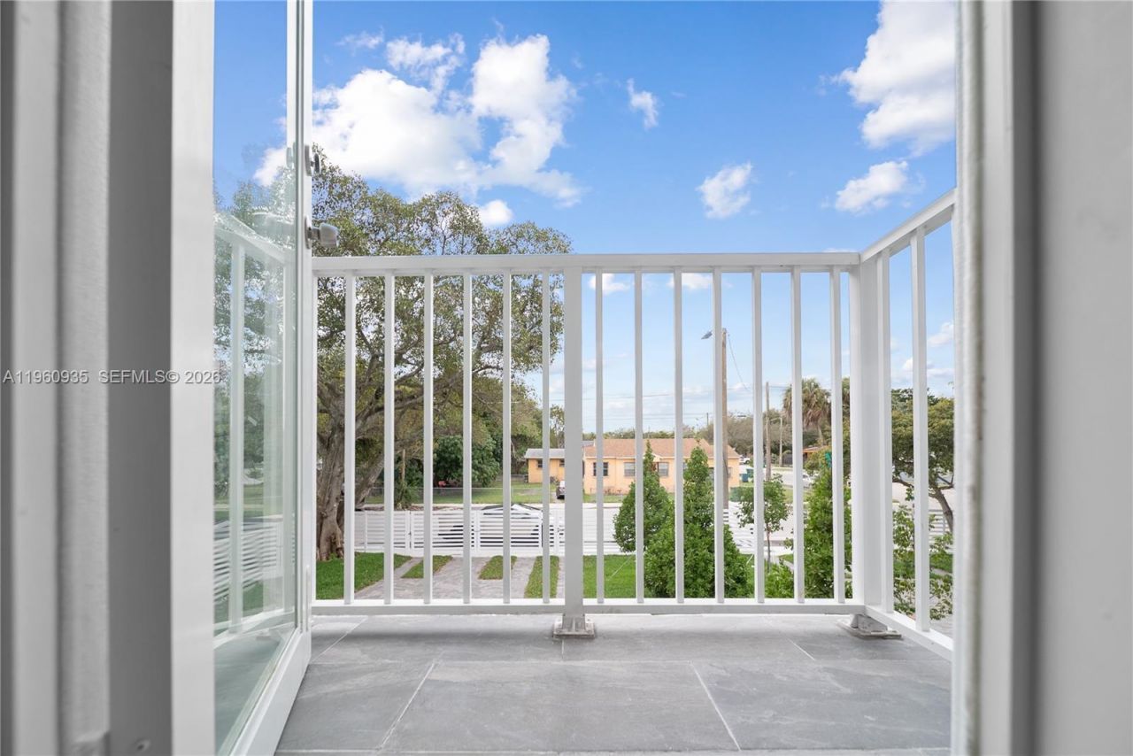 529 NW 56th St , Miami, FL 33127 Photo