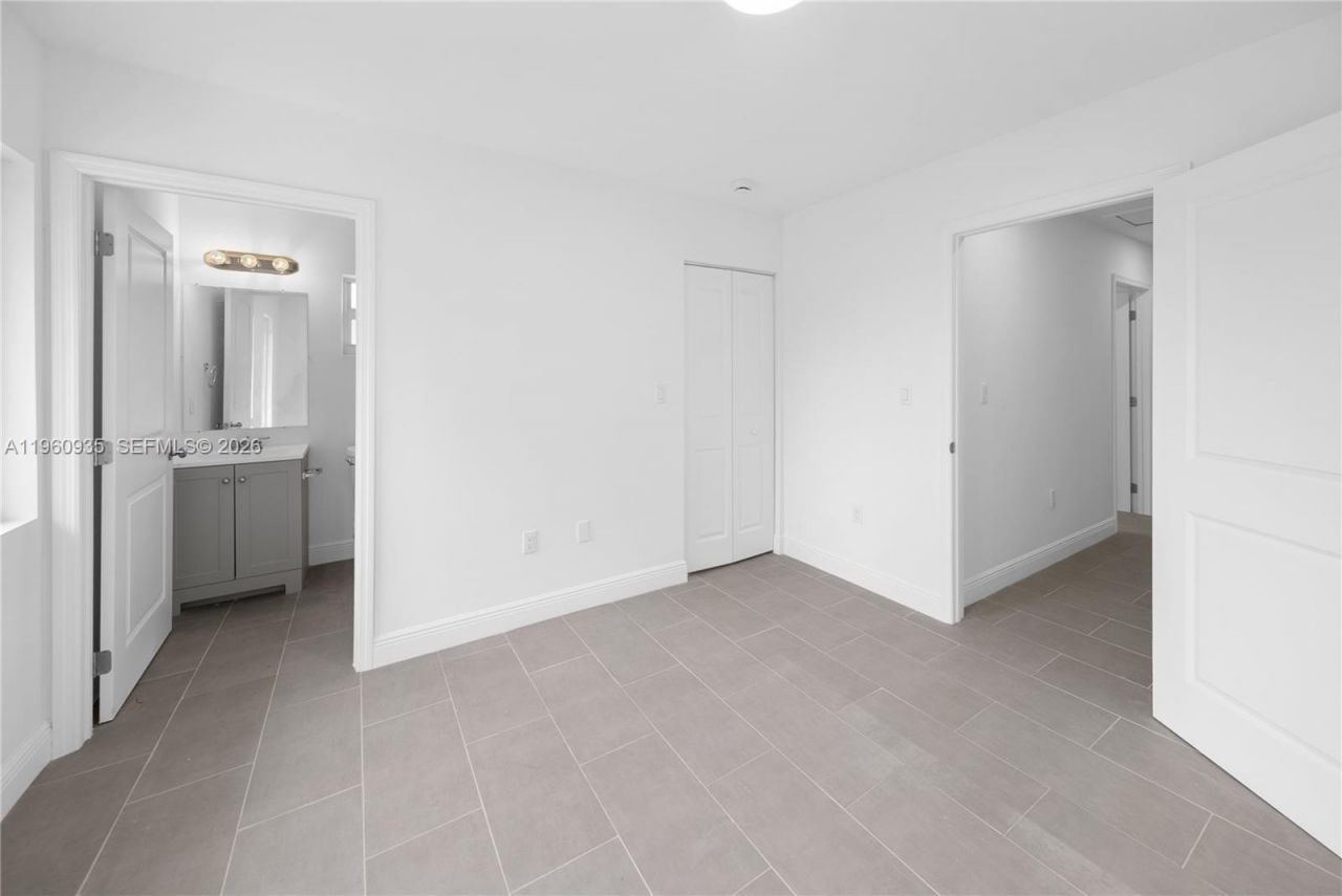 529 NW 56th St , Miami, FL 33127 Photo