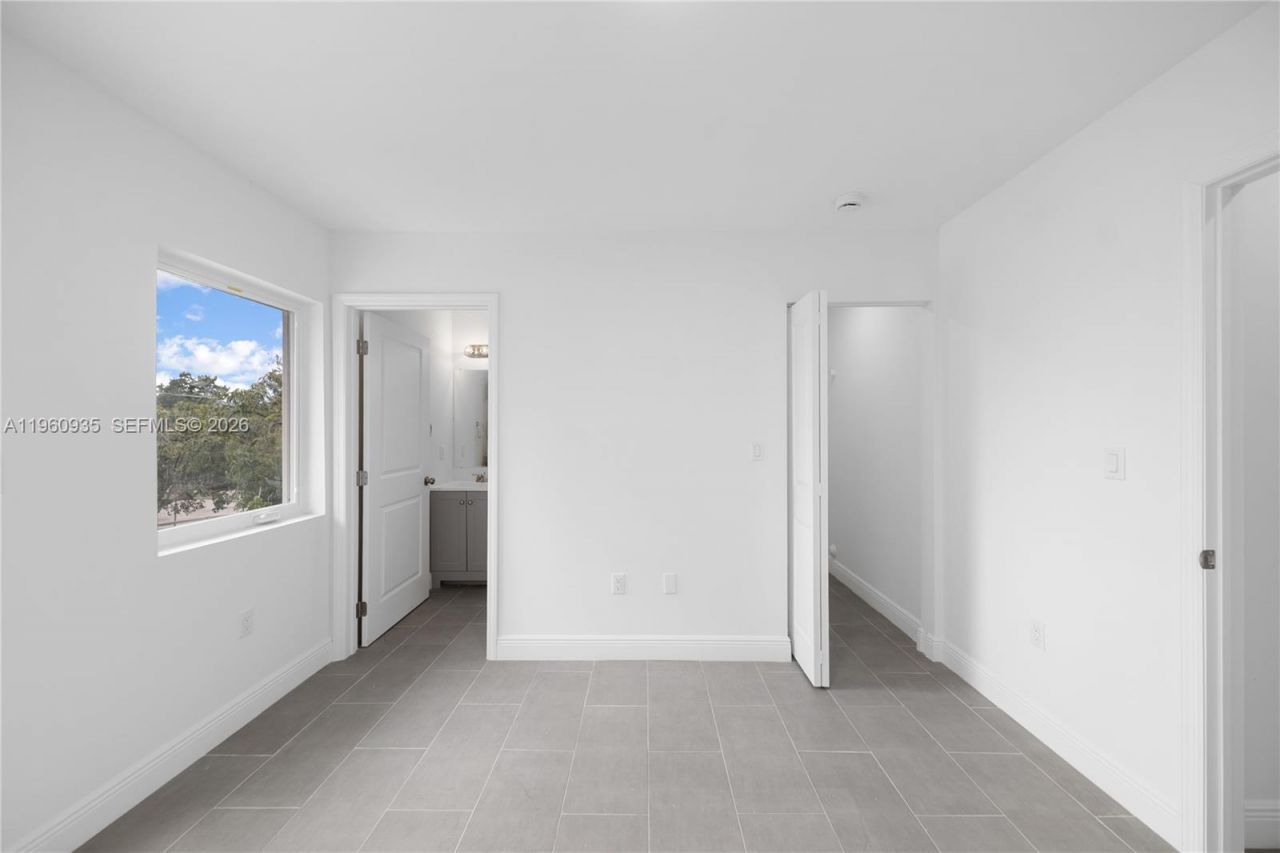 529 NW 56th St , Miami, FL 33127 Photo