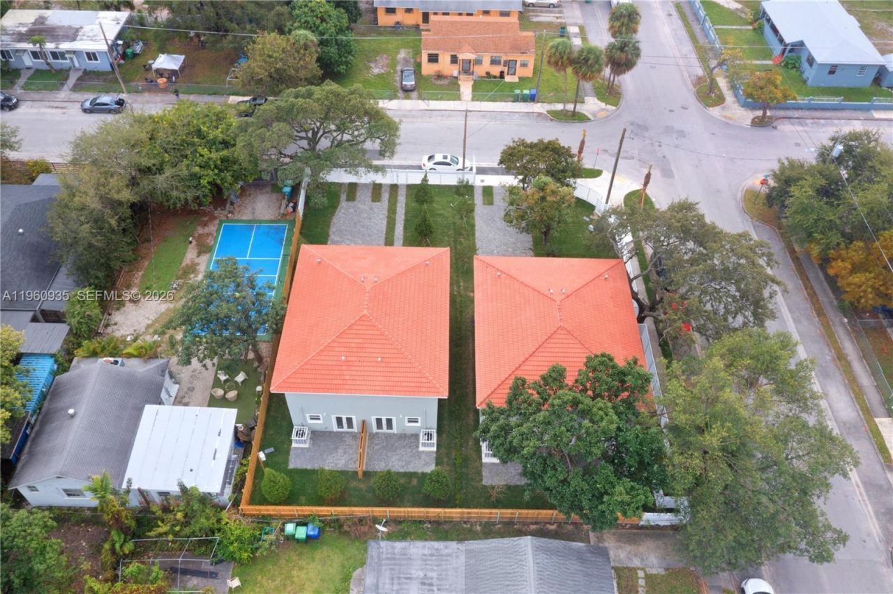 529 NW 56th St , Miami, FL 33127 Photo