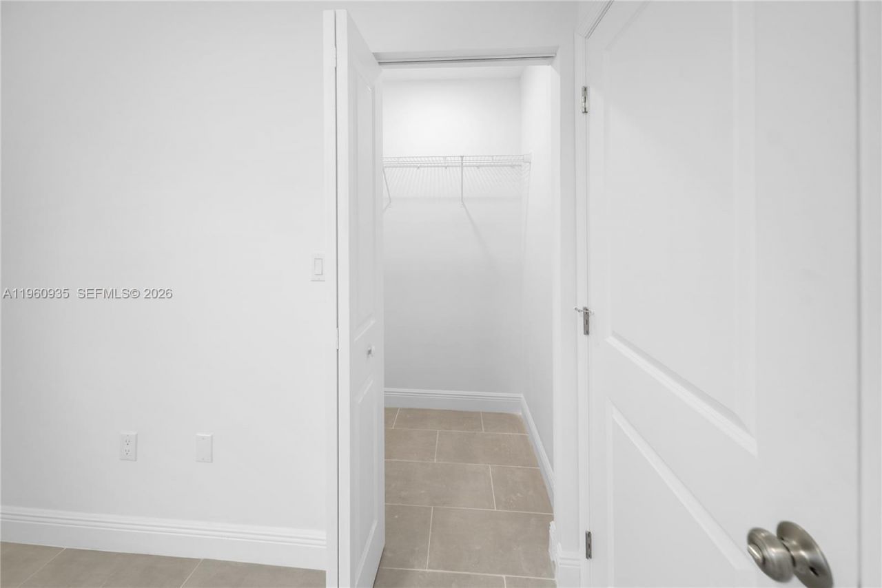 529 NW 56th St , Miami, FL 33127 Photo