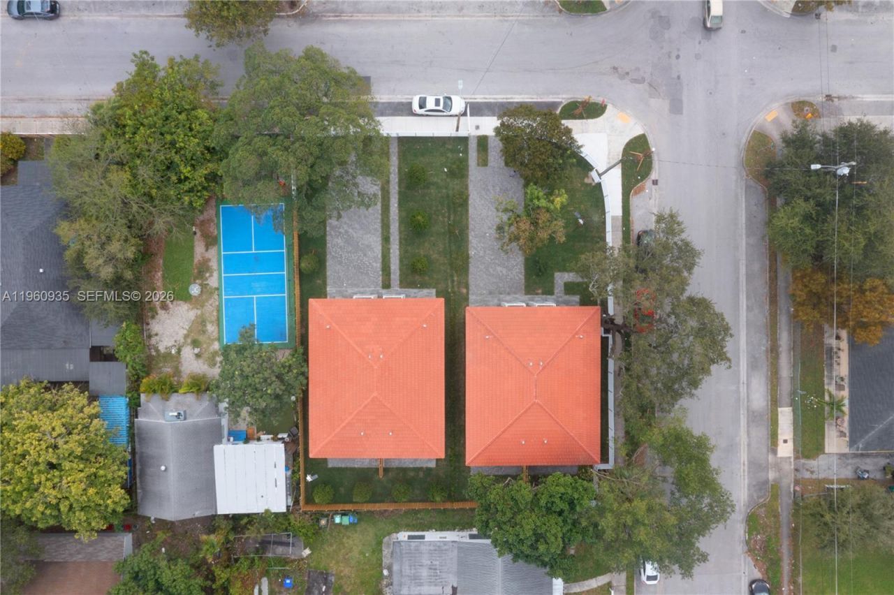 529 NW 56th St , Miami, FL 33127 Photo