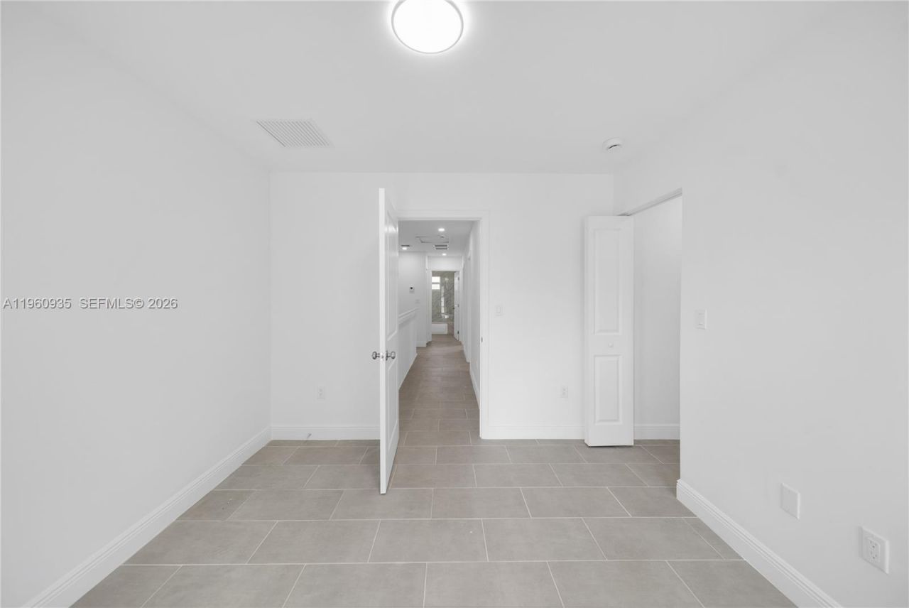 529 NW 56th St , Miami, FL 33127 Photo